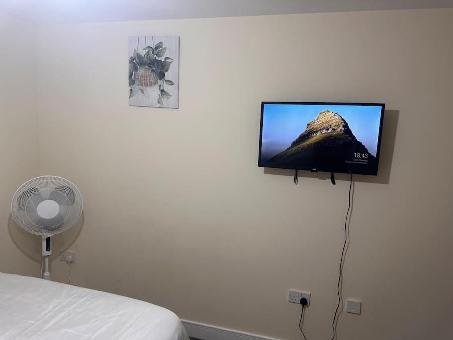 Justalf Facilities-spacious 2-bed In Thamesmead, Greenwich Londen